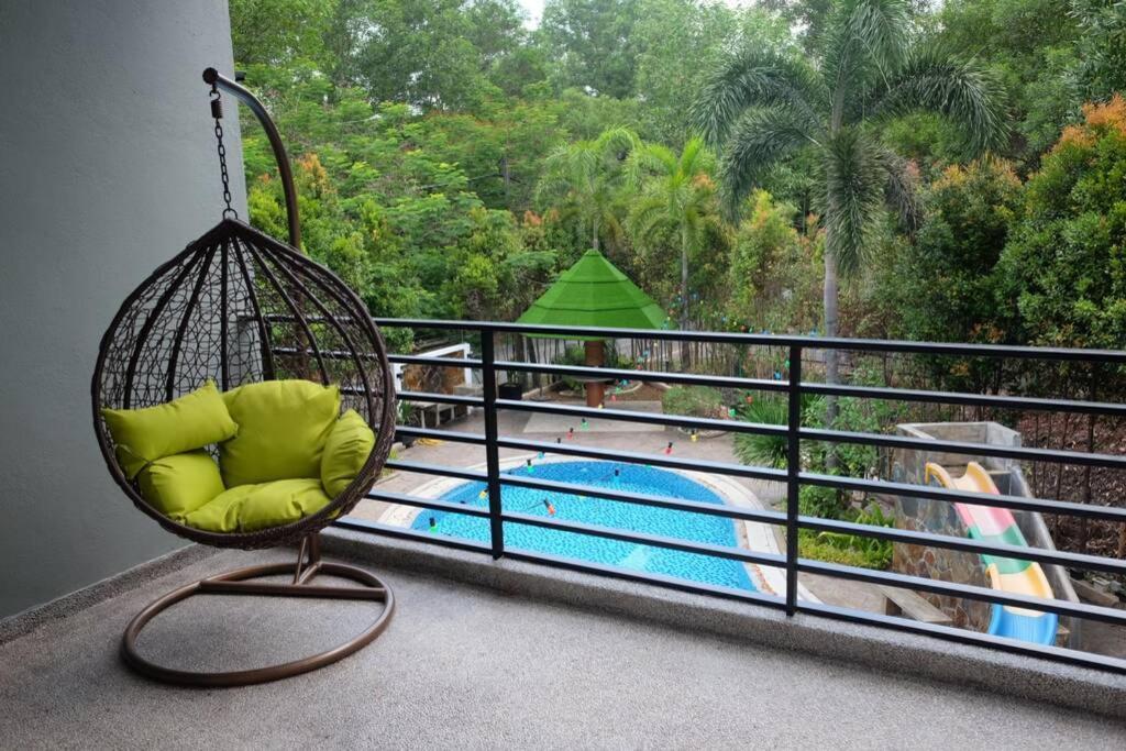 Maxxim Rainforest Retreat - Rawang Ngoại thất bức ảnh