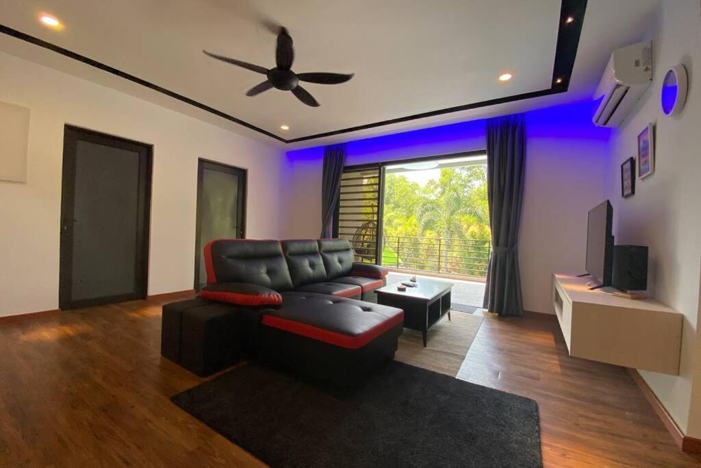 Maxxim Rainforest Retreat - Rawang Ngoại thất bức ảnh