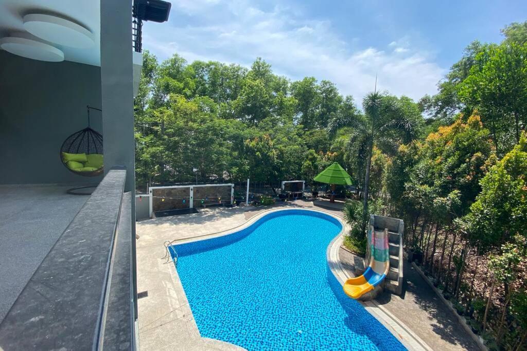 Maxxim Rainforest Retreat - Rawang Ngoại thất bức ảnh